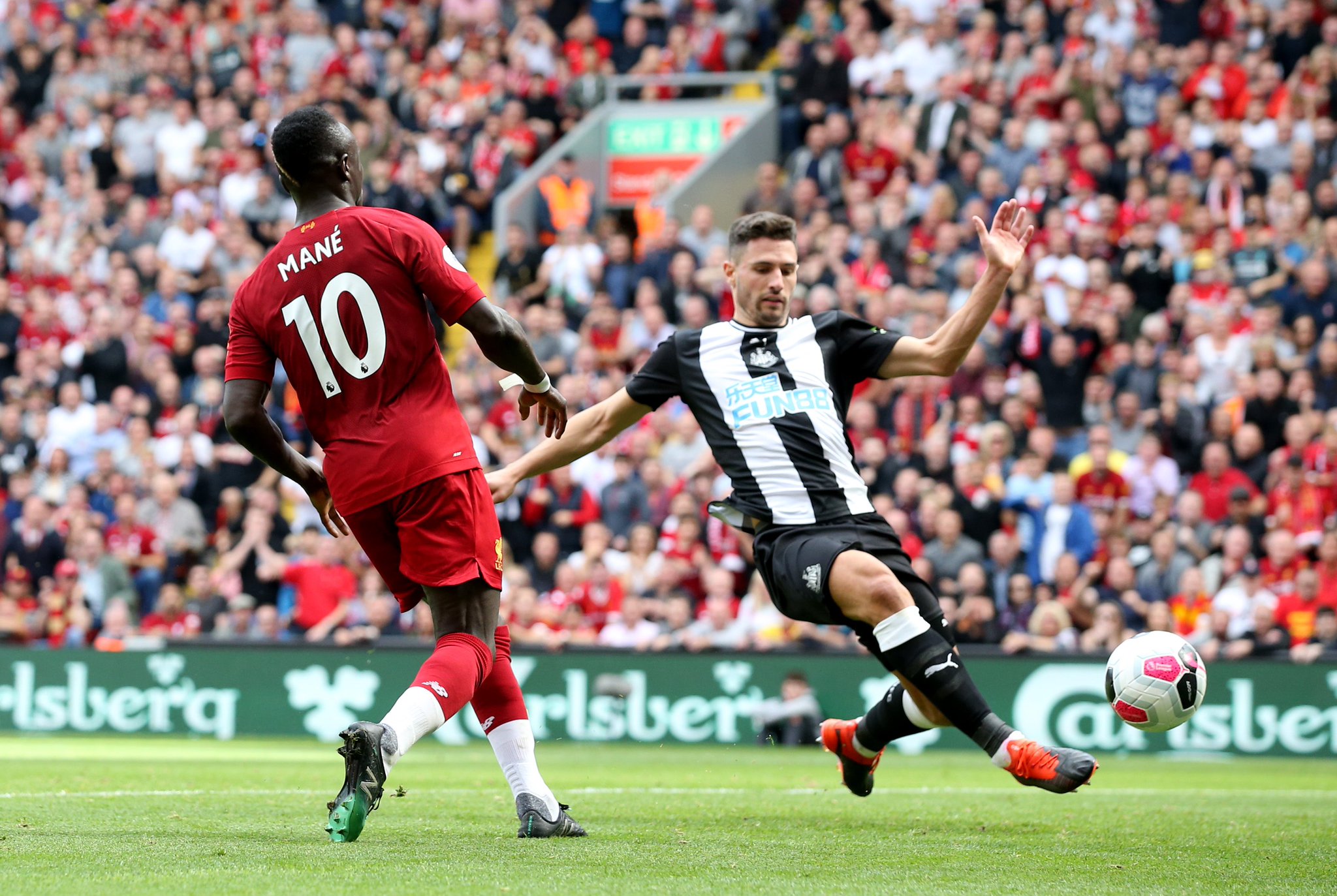 足球转会策 足球转会策